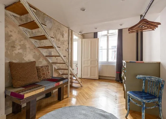 The Living Quarters Apartmanhotel 4*