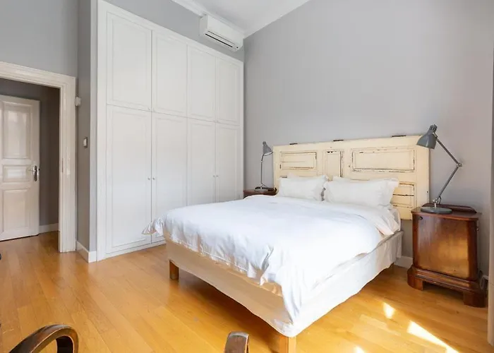 The Living Quarters 4*