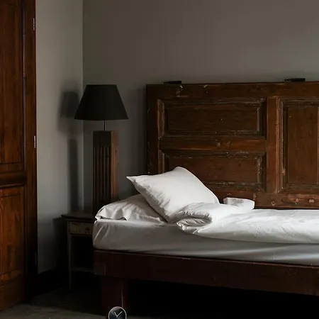 Aparthotel The Living Quarters 4*