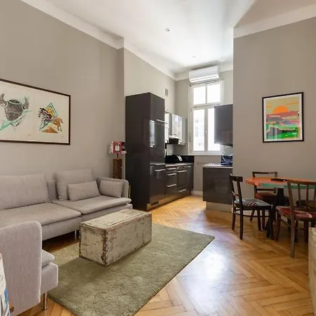 The Living Quarters Apart Otel Budapeşte