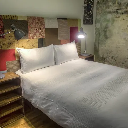 アパートホテル The Living Quarters 4*