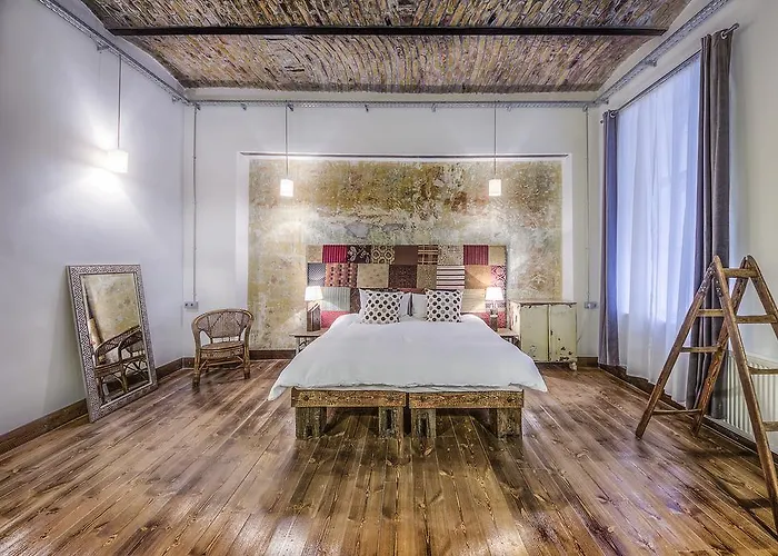 The Living Quarters 4*