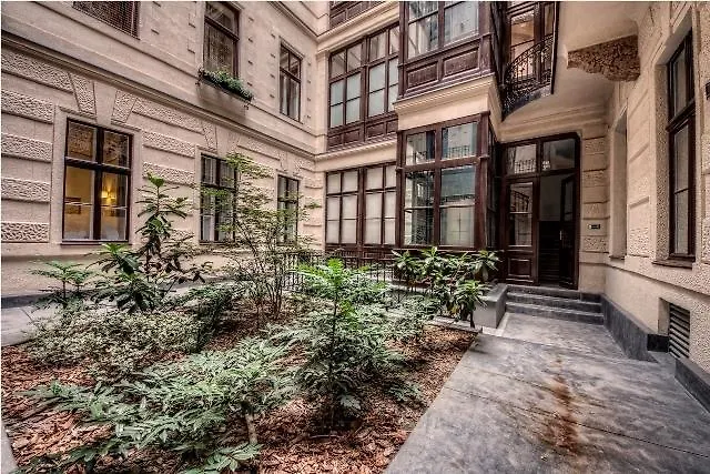 Hotel de apartamente The Living Quarters 4*