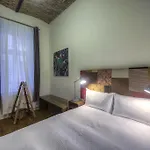 The Living Quarters شقة