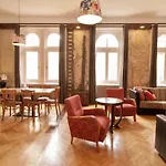 The Living Quarters شقة